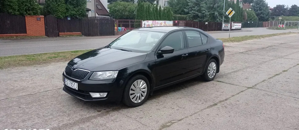 skoda Skoda Octavia cena 34200 przebieg: 238000, rok produkcji 2013 z Warszawa